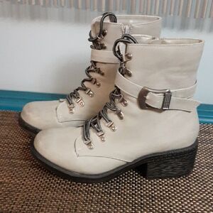 2 Lips Too   lite gray Lace-Up Boots brand new!